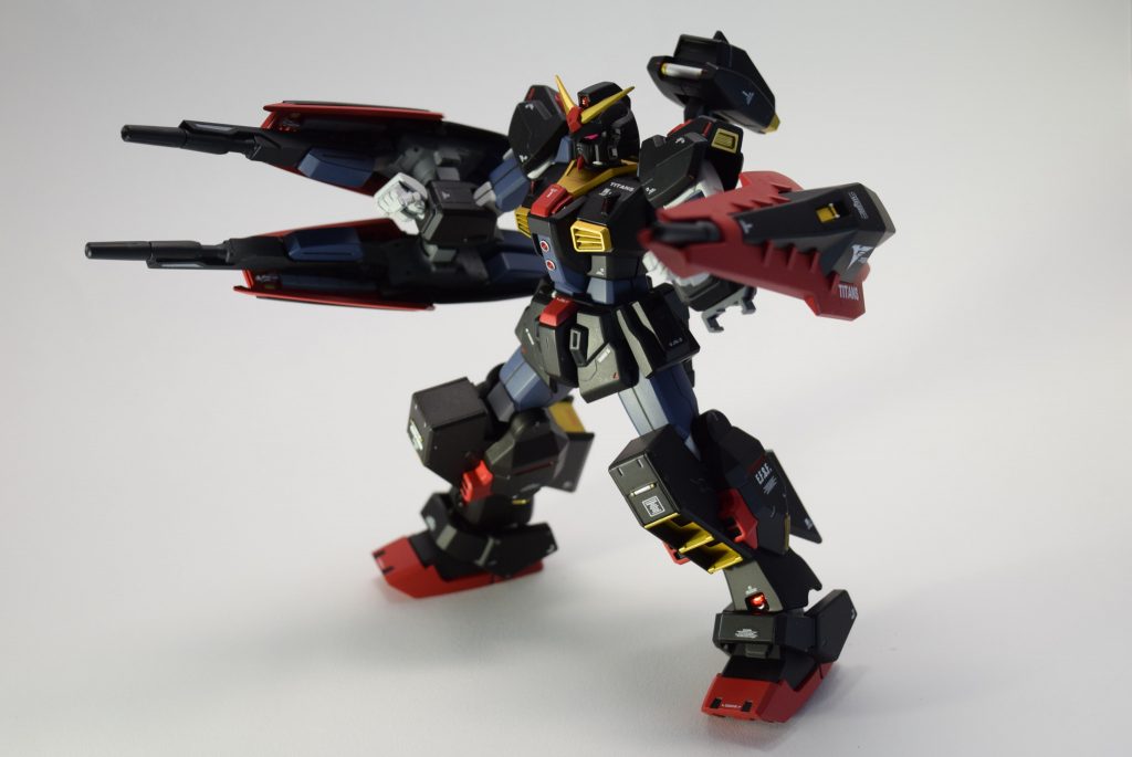 ポロリが怖い&稼働がやたら硬く、ポーズとるのは少しだけ。