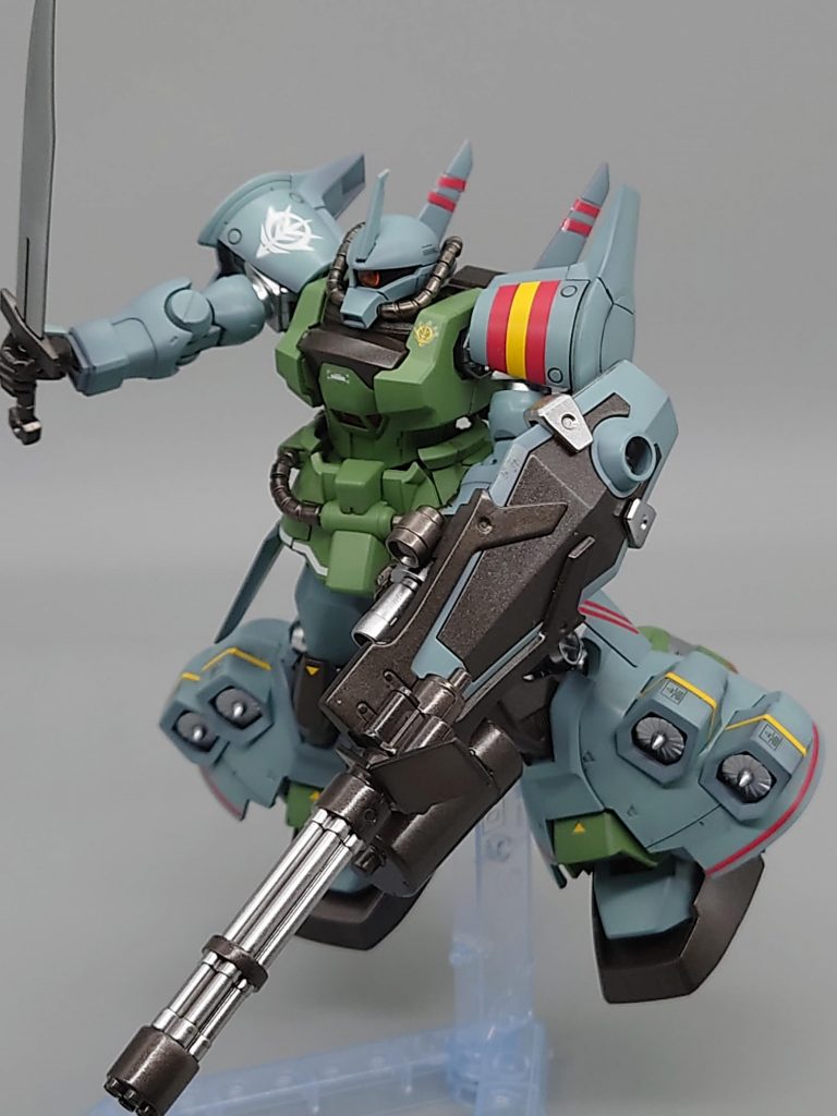 サーベル、ガトリング砲2個持ち