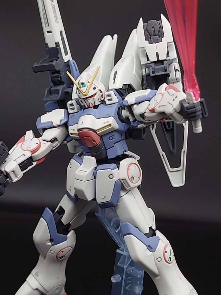 セイラマスオカラーの淡いカラーで塗装してみました。塗り分け難しい箇所が、一箇所腰と足の丸い赤丸のマスキングが、めっちゃムズい　