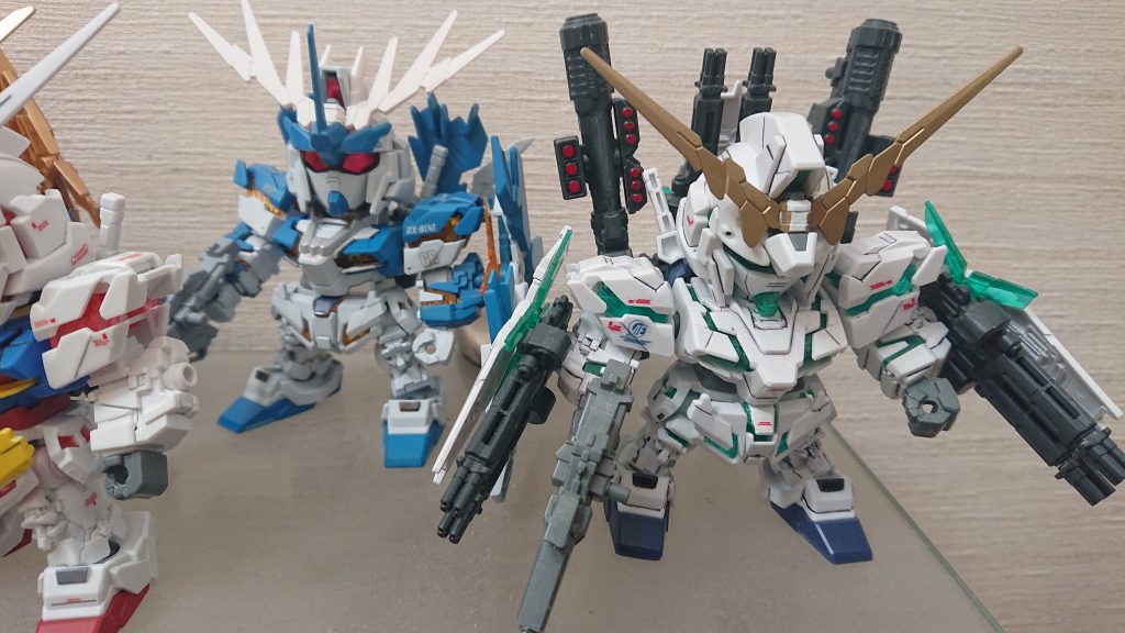 バンシィHi-vカラーフルアーマーユニコーン