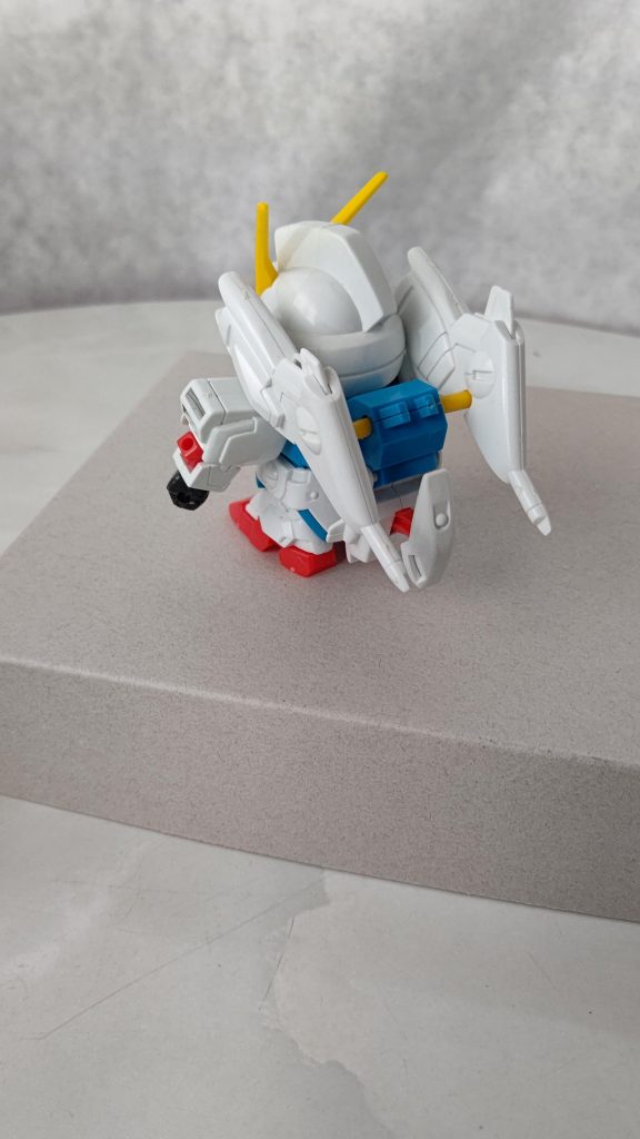 30だと最序盤の機体なのもあって性能はソコソコ止まりだが、ウッソとハロのコンビは安定して使えると思います。