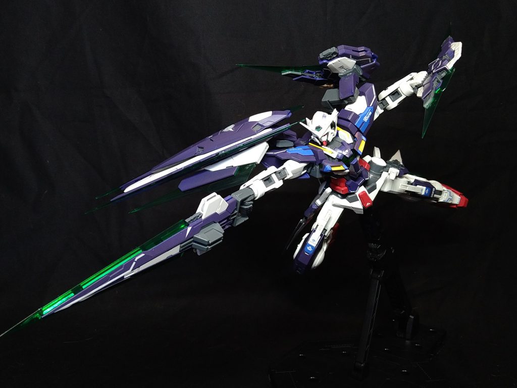 GNカタールモード&ツインエッジモード幅広く武装に対応させる為に様々なギミックを搭載