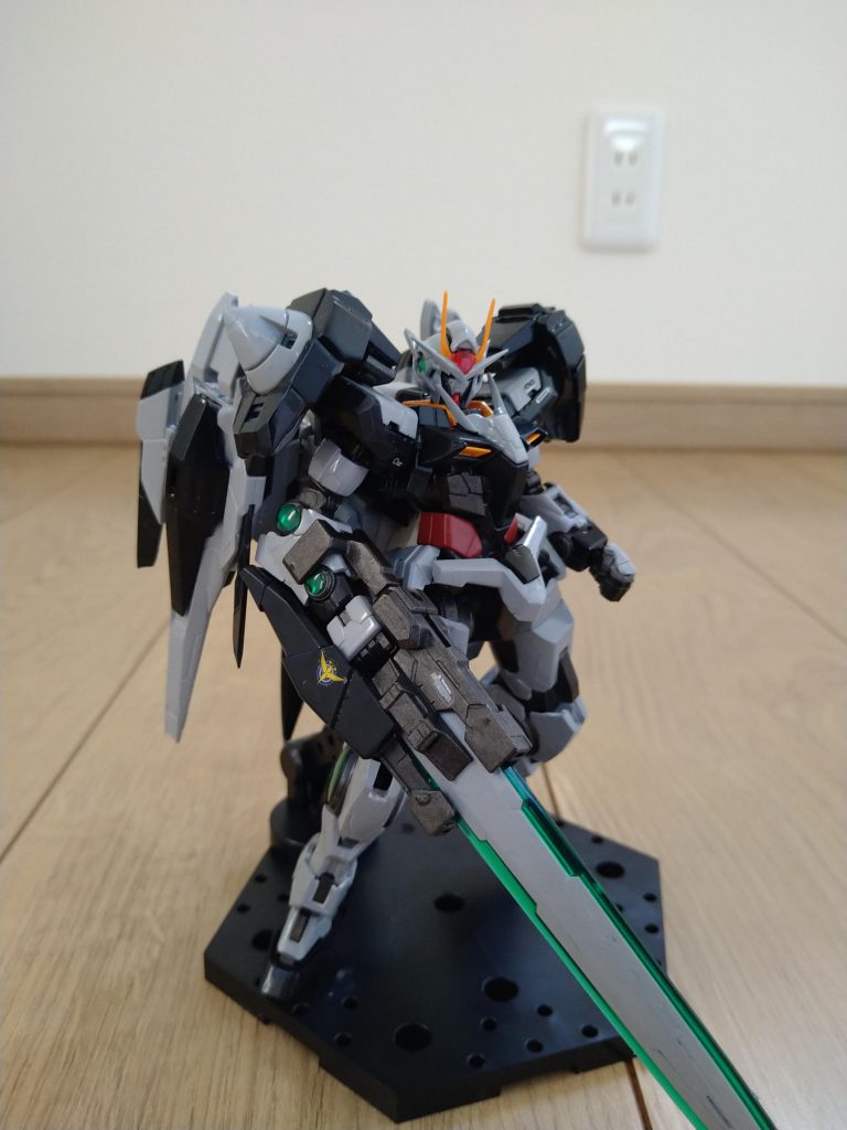 ABS素材含めグレーのパーツを全てアクリジョンの焼鉄色で塗装したんですがこれがめちゃ良かったです