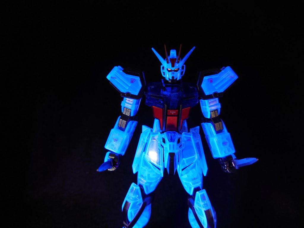 ブラックライトを当てた状態