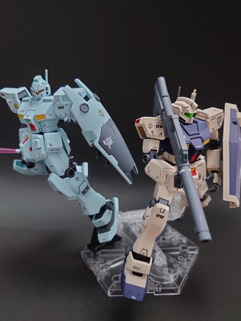 最後に新旧バニング大尉の機体で👍今回もご覧いただきありがとうございました(｀･ω･´)ゞ