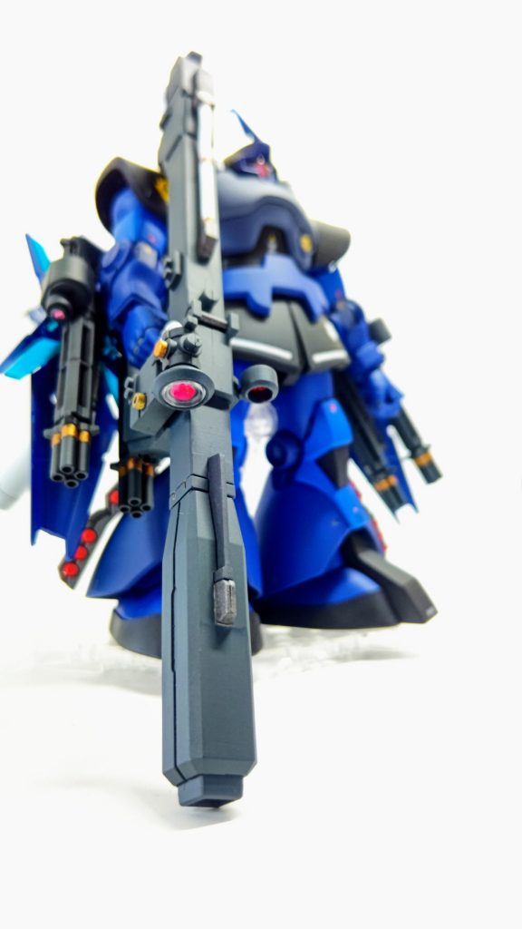 ビームバズーカは部分塗装してみました。いつものことだけど、武器の部分塗装って本当に悩む😫