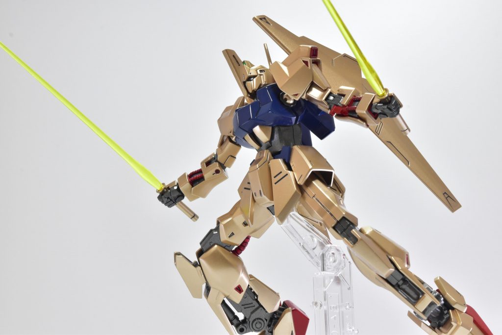 スミ入れ中に左腕の一部パーツが紛失していることに気づきました。笑