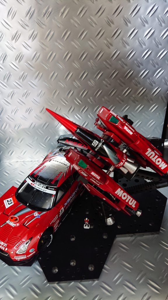 パイロットは、赤い彗星に感化された方です。