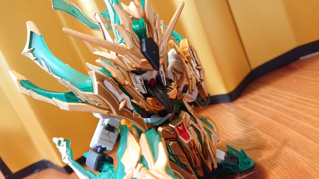 最近はガンプラバトルだけでなく、四肢のパーツを他のものと付け替えて遊べるようになりました。