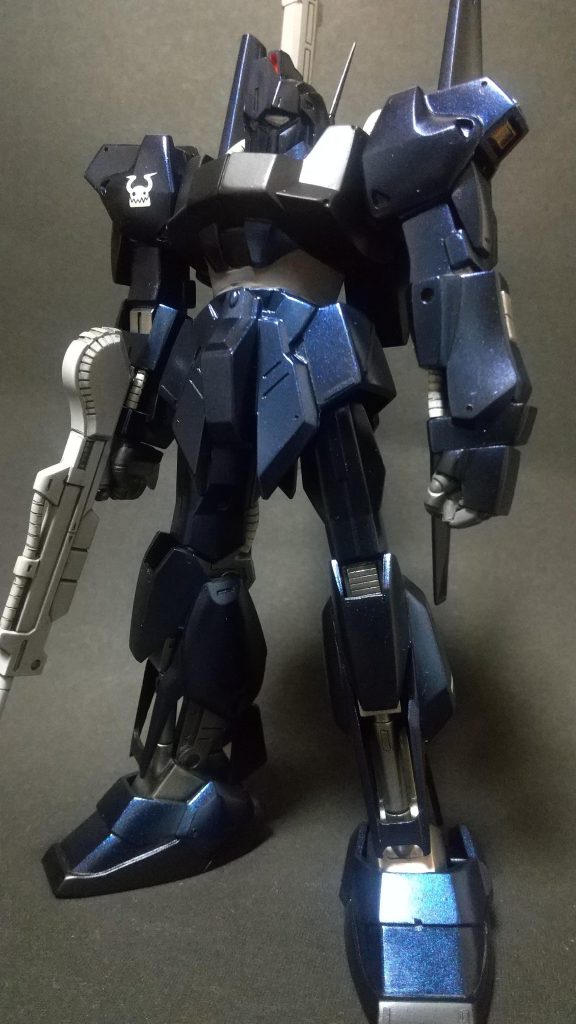 色はサフ中まで悩んでましたw黒サフからのクレオス サファイアブルーをテスト無しに吹き付け！ラメ感があってイメージと違いましたがこれはこれで面白い効果は出たかな