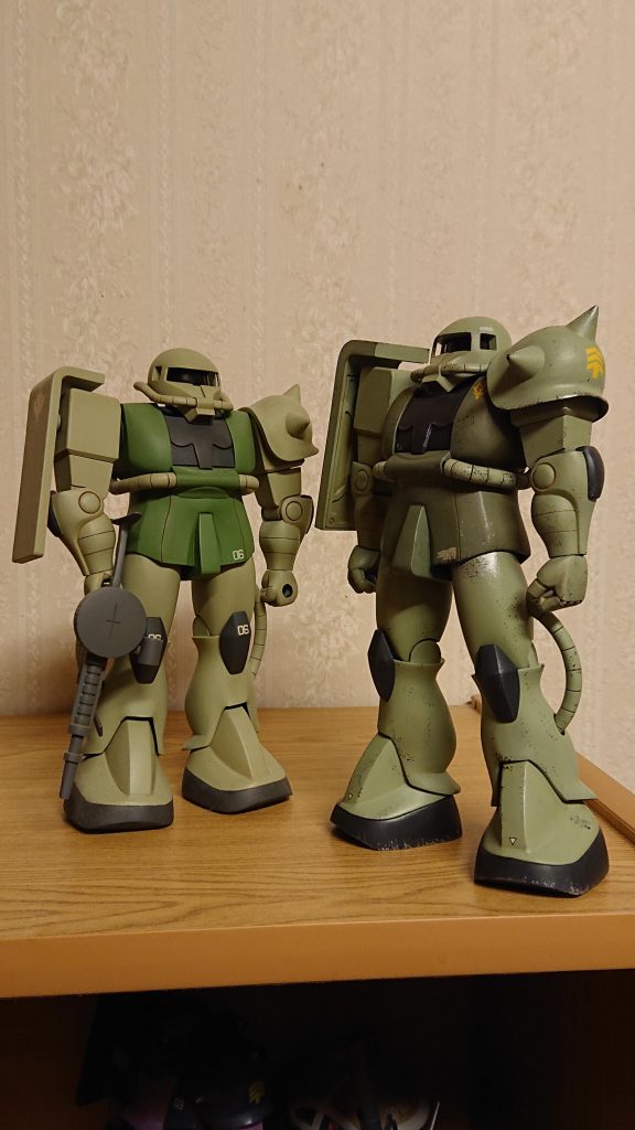 無改造コンペの時に作ったザクと一緒に。