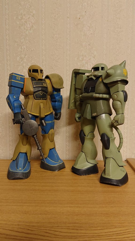 以前作った旧ザクと。改修箇所はほぼ同じです。