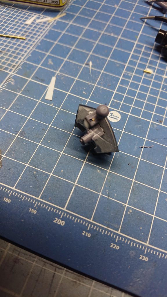 放熱板の取り付け位置を上げる。