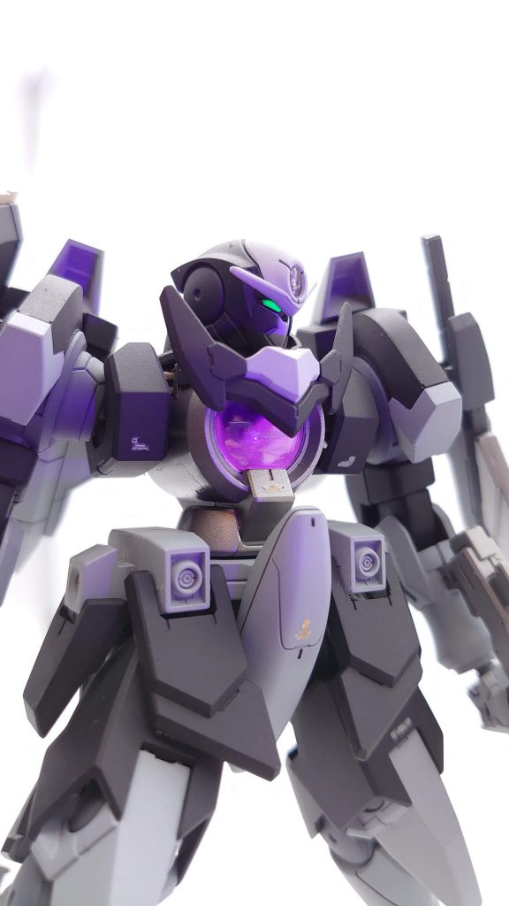 ツインアイびこーん今回は縁取り含めて比較的塗りやすかったです。