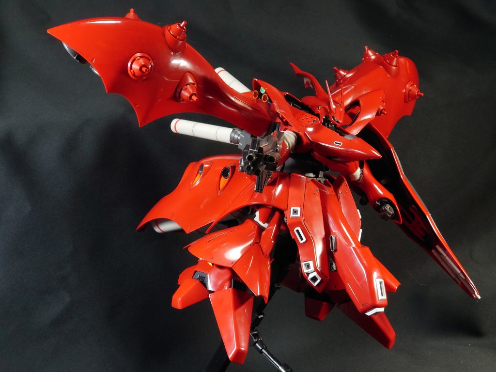 説明書にはベースが指定されていたけど、持ってないのであるので対応。柱2本指定を1本で対応したので、かなりギシギシします。