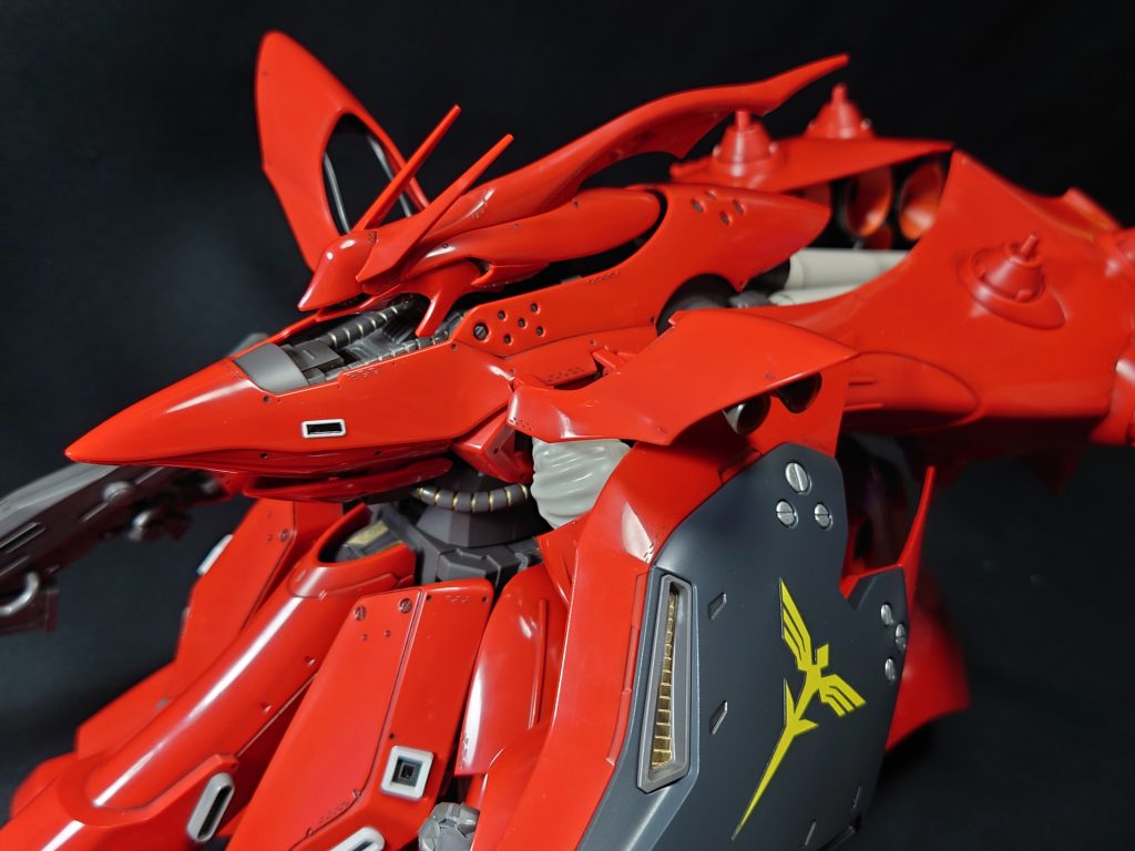 駐機体勢かな? まぁ艦内には収容できなさそうですが(-_-;)