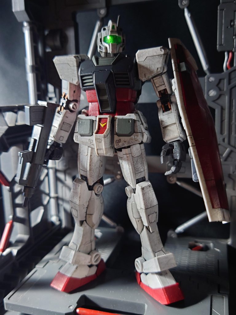 妄想設定のジム トライタイプです。設計やデータだけで量産型が開発されるはずもなく、実機が存在したであろうと言う事で作ってみました。