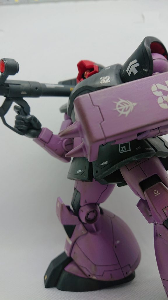 下から煽り、モノアイガードは反射するので外してます。