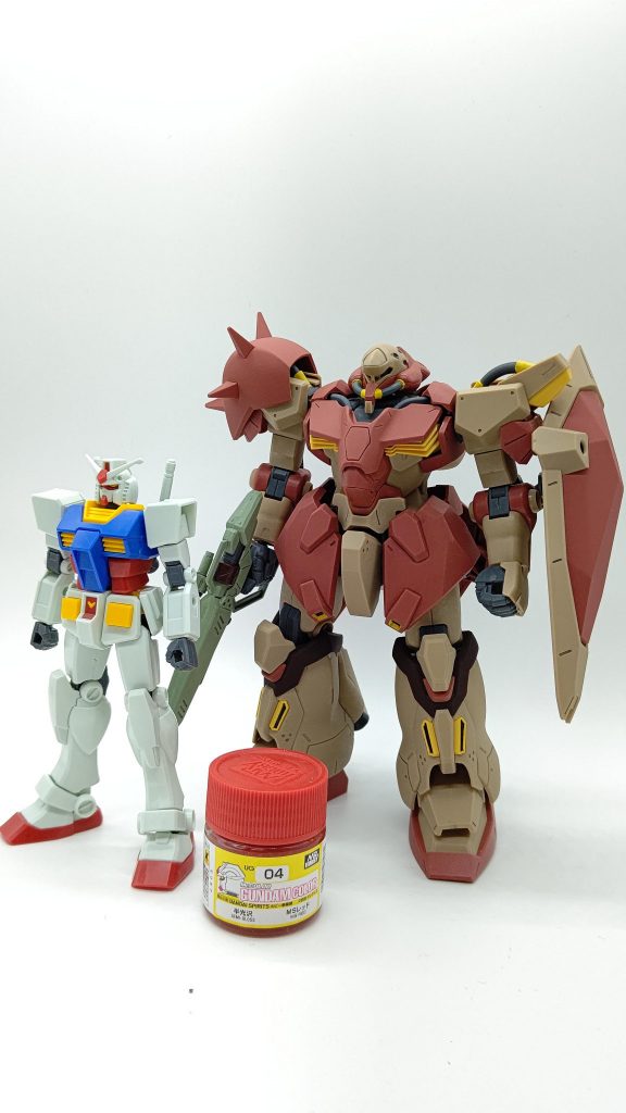 最後にサイズ比較EG ガンダム、ガンダムカラー瓶 デカいです。
