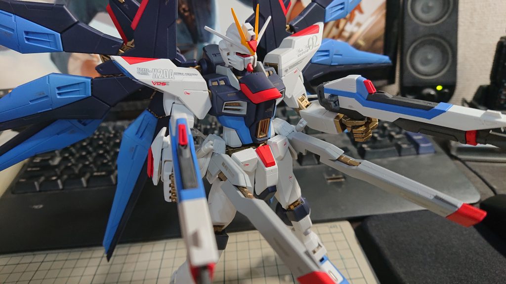 ハイマットバストアップ、このポーズとビームライフル連結ポーズ辺りが定番でしょうかね。