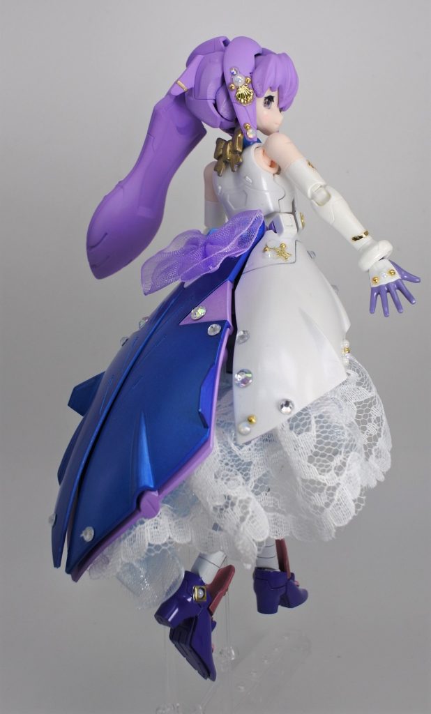 塗装のモチーフは、長女が好きなプリキュアをもとにしています。デコレーションシールも、現行プリキュアのイメージに沿う『夏』『南国』風のものを多く使用しました。