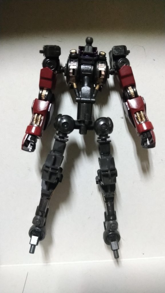 基本的にメタルブラックか黒鉄色ですが、一部にゴールドを使用