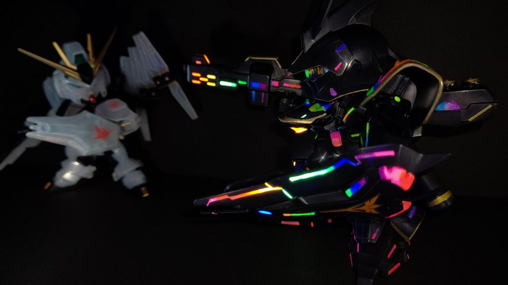 ゲーミングサザビー VS ニューガンダム - HWS–4枚目/制作者：ロダン