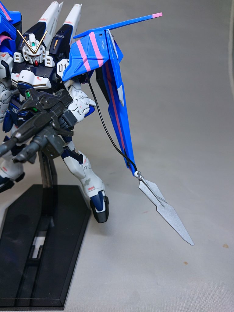 リード線を使った展開も可能。