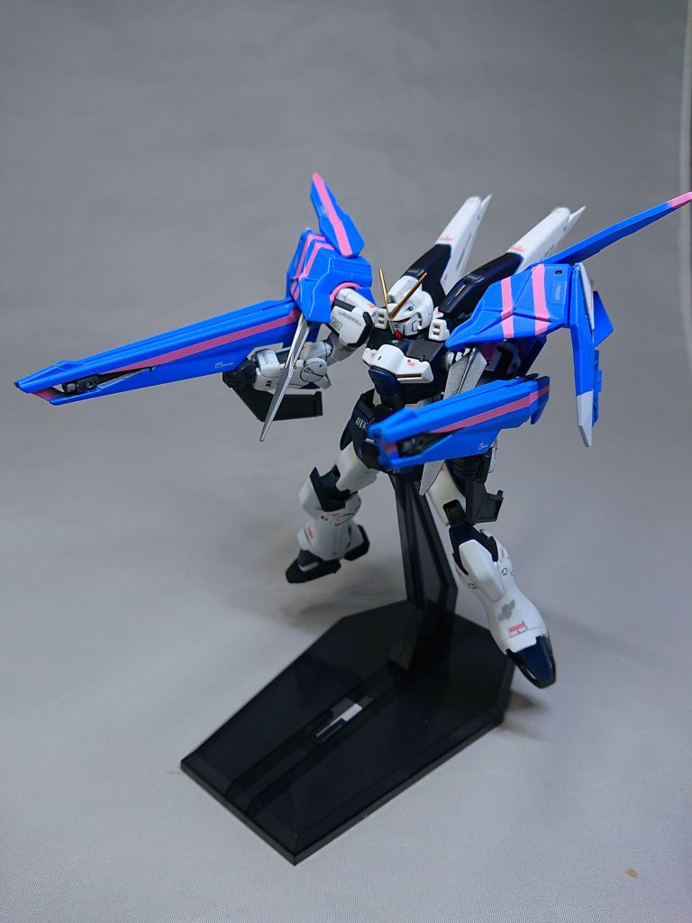 ローブバスターライフルの展開がこちら。セカンドVだとマニピュレータの構造や設定からかなりきつかったですが、一応手持ちが出来ました。