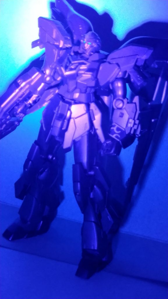 ツインアイに蛍光色を使ってみましたが…非常に写りが悪いです…申し訳ありません…