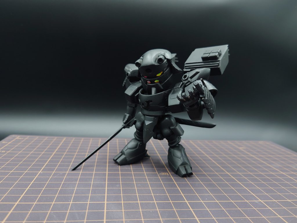 下地は黒サフです