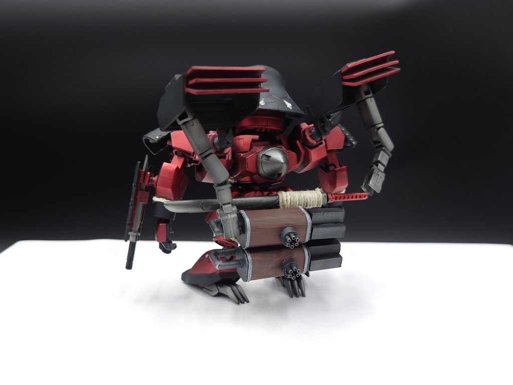 肩部のサブアームは自動魔遁起動や武器を装備する際に使用