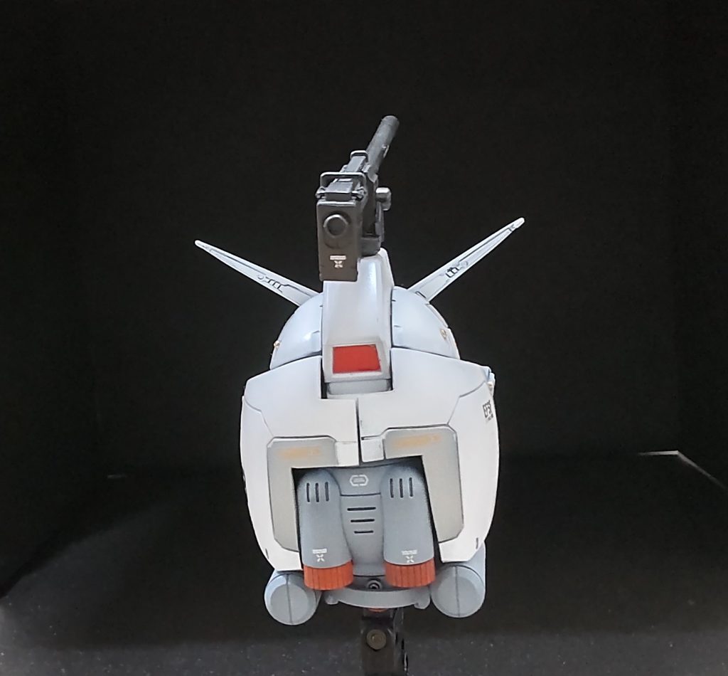 後ろ姿設定的にはバックパックは機動性確保の為に開放状態としています。(実際は、単にスペース上の問題・・・(´;ω;`)