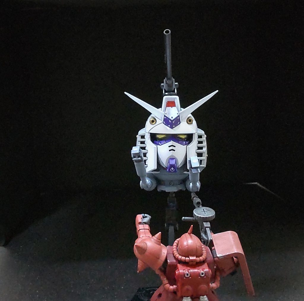 ザクパイロット「うわああああ、ガンダムが、ガンダムが大き過ぎる!」(長谷川先生調に)※シャアザクですが、この時期シャアさんはリックドム乗ってるはずなので、中古品に乗ったモブ兵士な感じです。