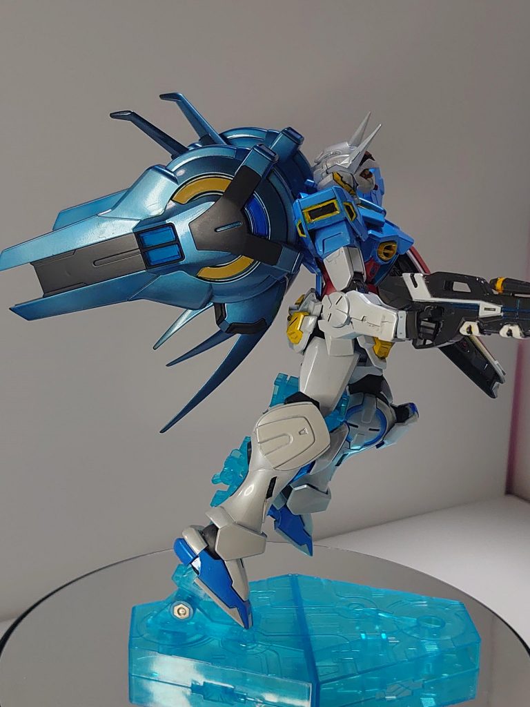 結局、本体の青と宇宙用パックの色味の違いは下地色の違いだけ。キャンディ塗装って深いですね…。