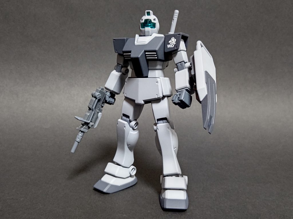 陸戦型ガンダム系のマシンガンとシールド。