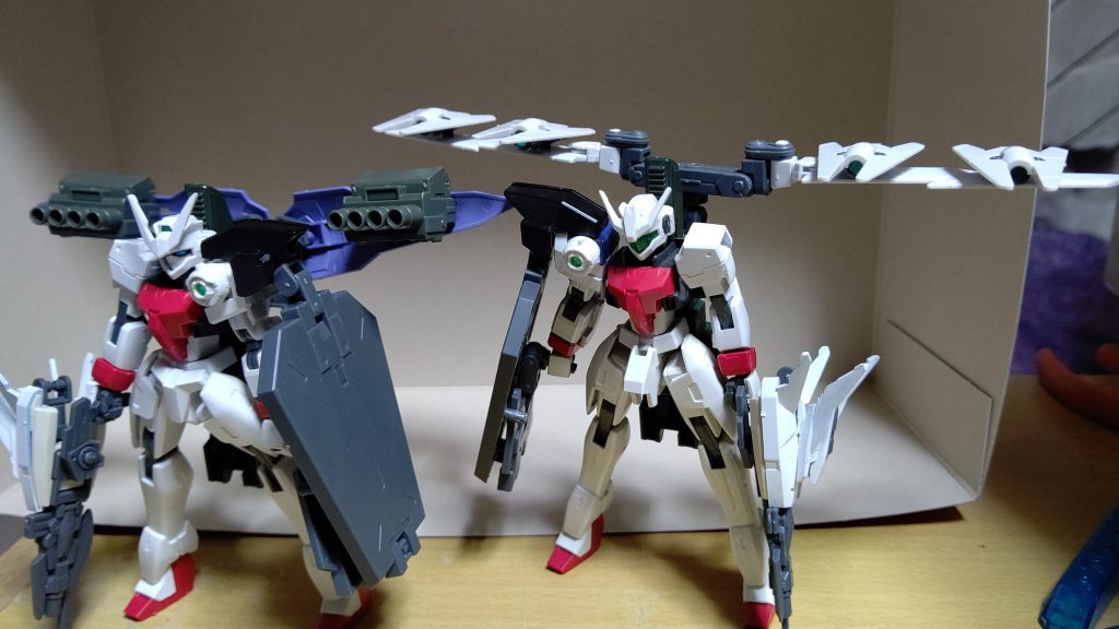 姉は連装砲装備の火力重視。妹はセンサービットとウイング装備の高機動戦重視。双子ならではの息の合ったコンビネーションで敵を翻弄する。