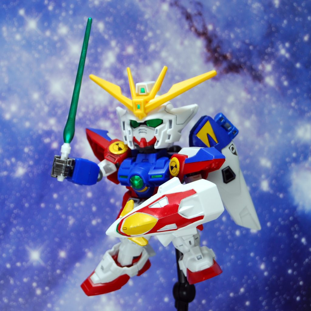 ビームサーベルはメタグリーンで。シールドは白プラなので根性入れれば塗れたような気もしますが、実力を考えて今回は回避。