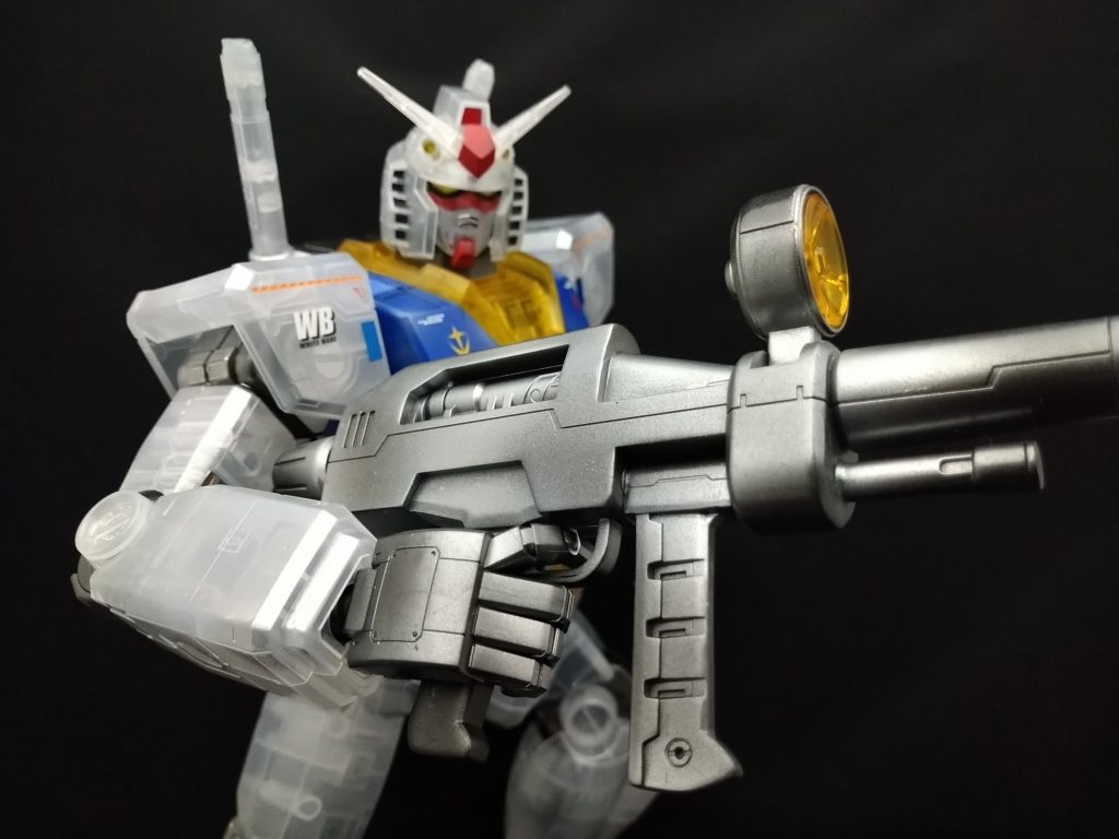 細部。ライフルだけでなく関節や手首も立体感が増すように部分塗装。