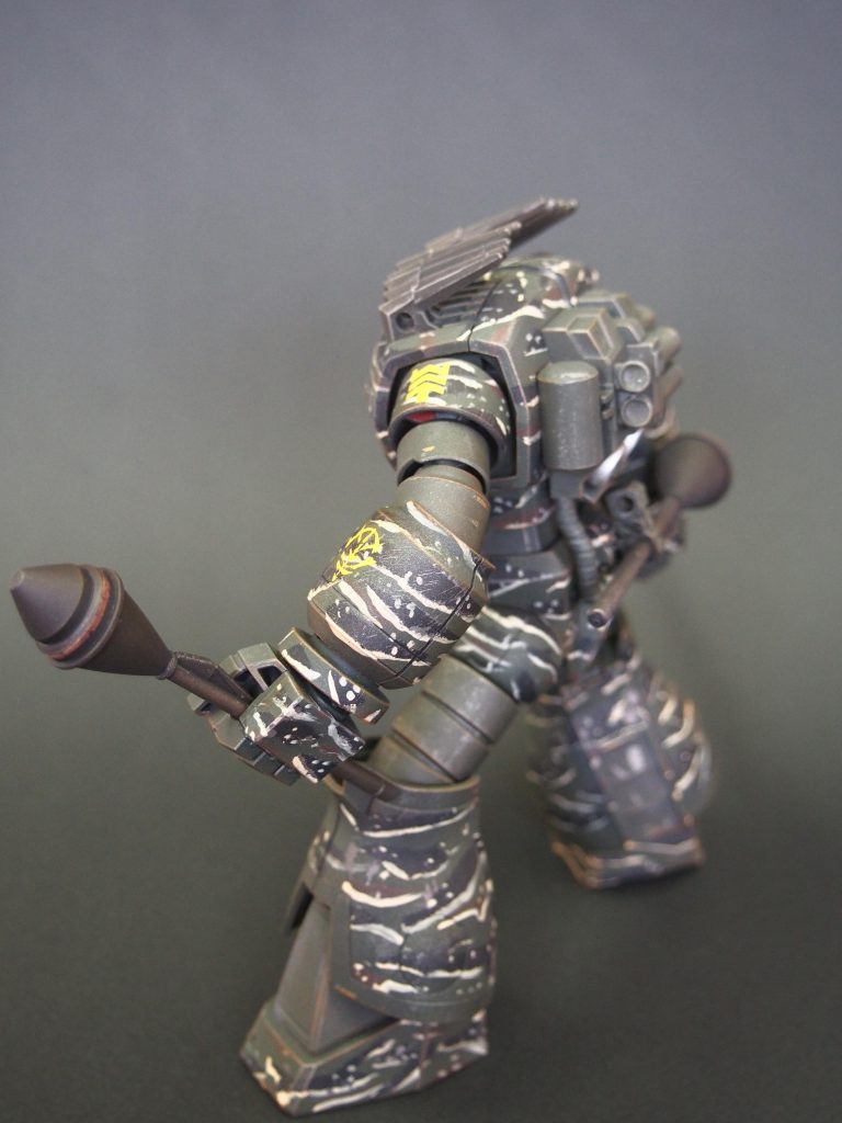 このコミカルな機体も、迷彩だとイカつくみえますね。