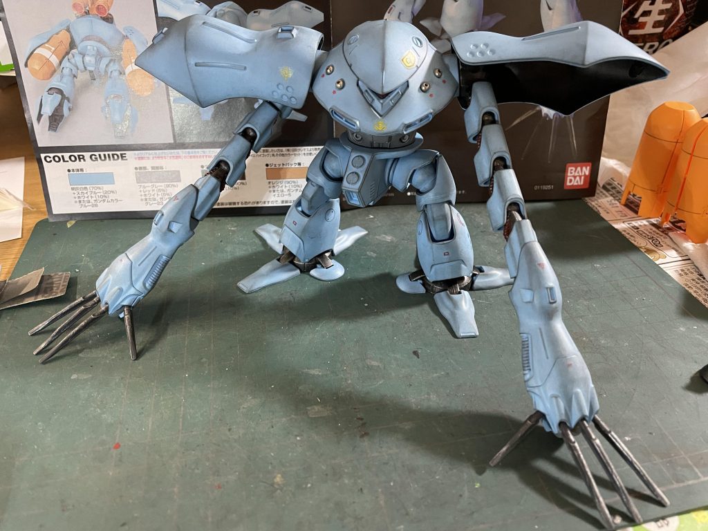 サビ塗装する前にタミヤのウェザリングマスターススを使ってウェザリングをしました。立体感が出たかな？