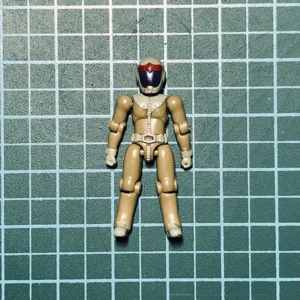 おまけ。マイクロウォーズ付属のジオン兵は、ガンダムマーカーのシャアレッドとザクライトグリーンで簡単に化けます！（これとブラウンでスミ入れしたヒルドルブが、今回一番の目玉だったり😅）