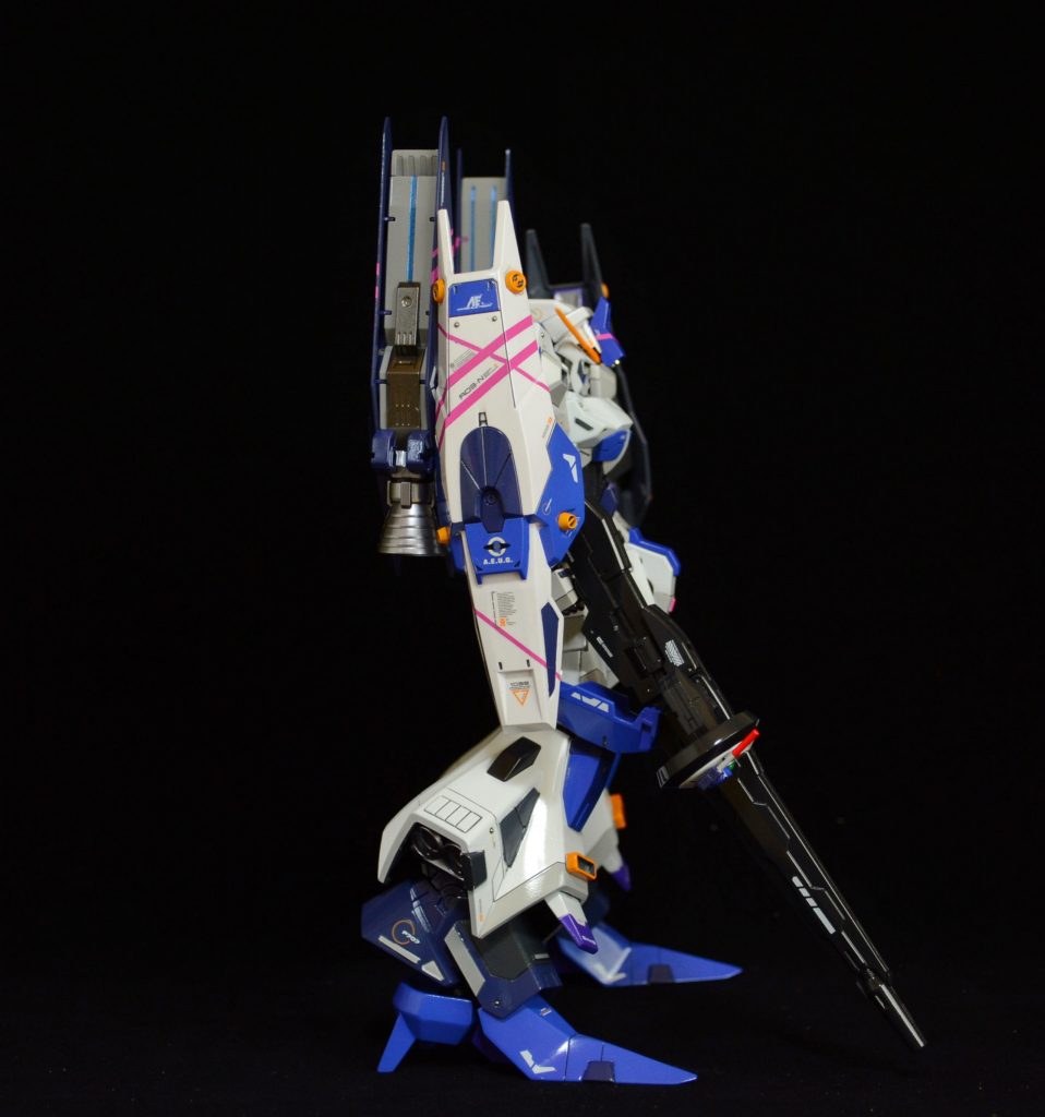 ライフルとバックパックはテルティウムアームズより。