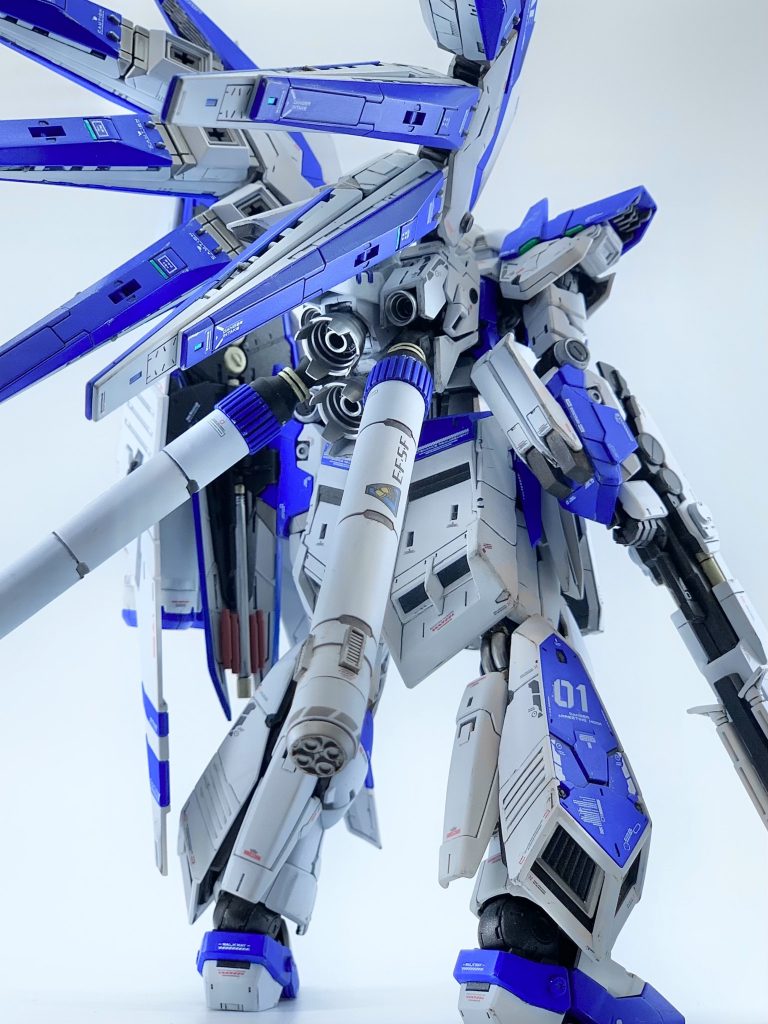 HWS装備。やはりこの形態の重厚感はすごいですね！個人的に今回の作品はノーマルの状態が好きなのですが、これはこれで宇宙世紀らしくて捨てがたい^ ^