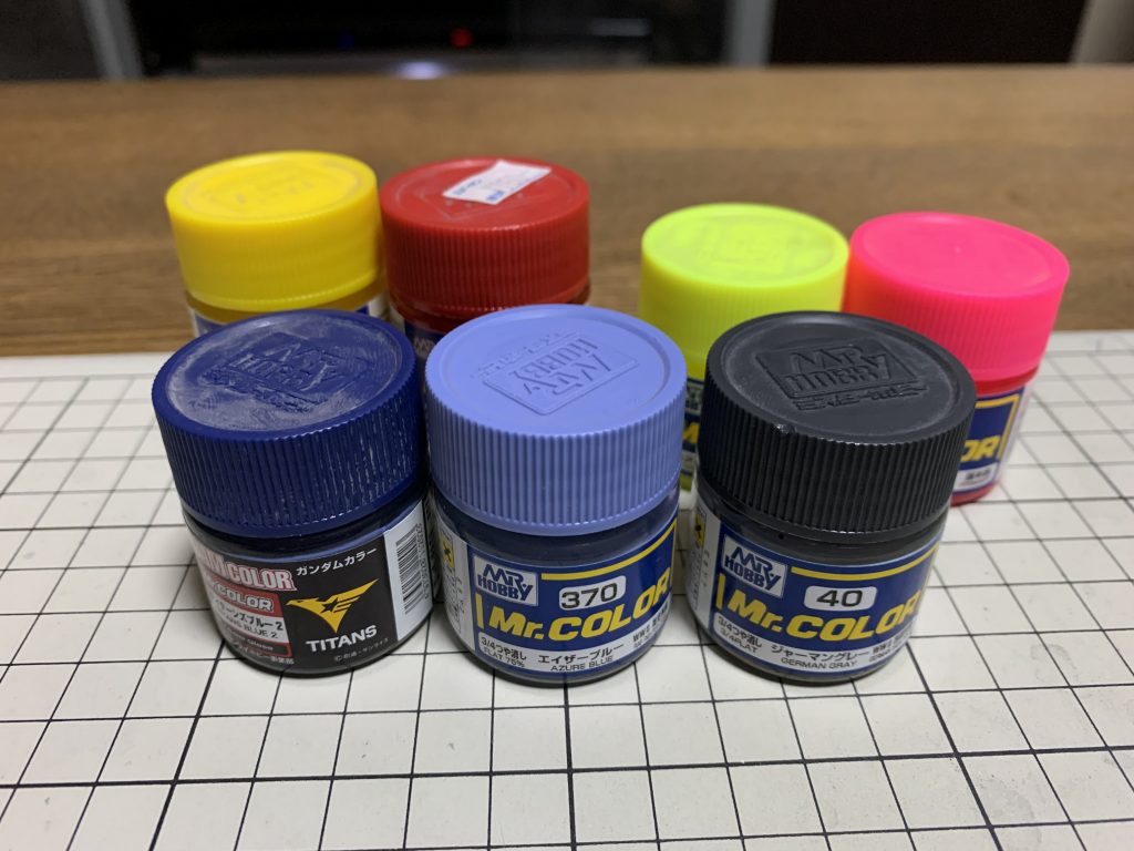 結果、ティターンズブルー2に落ち着くという。改造はノリノリで制作が進んだのに、塗装で予想外に躓き、「Zコン」に間に合わないという残念な結果に。