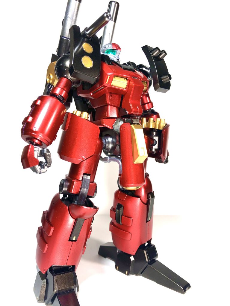 下から見上げるアングル。メタリック塗装の重厚感がとても出ていてお気に入りです。