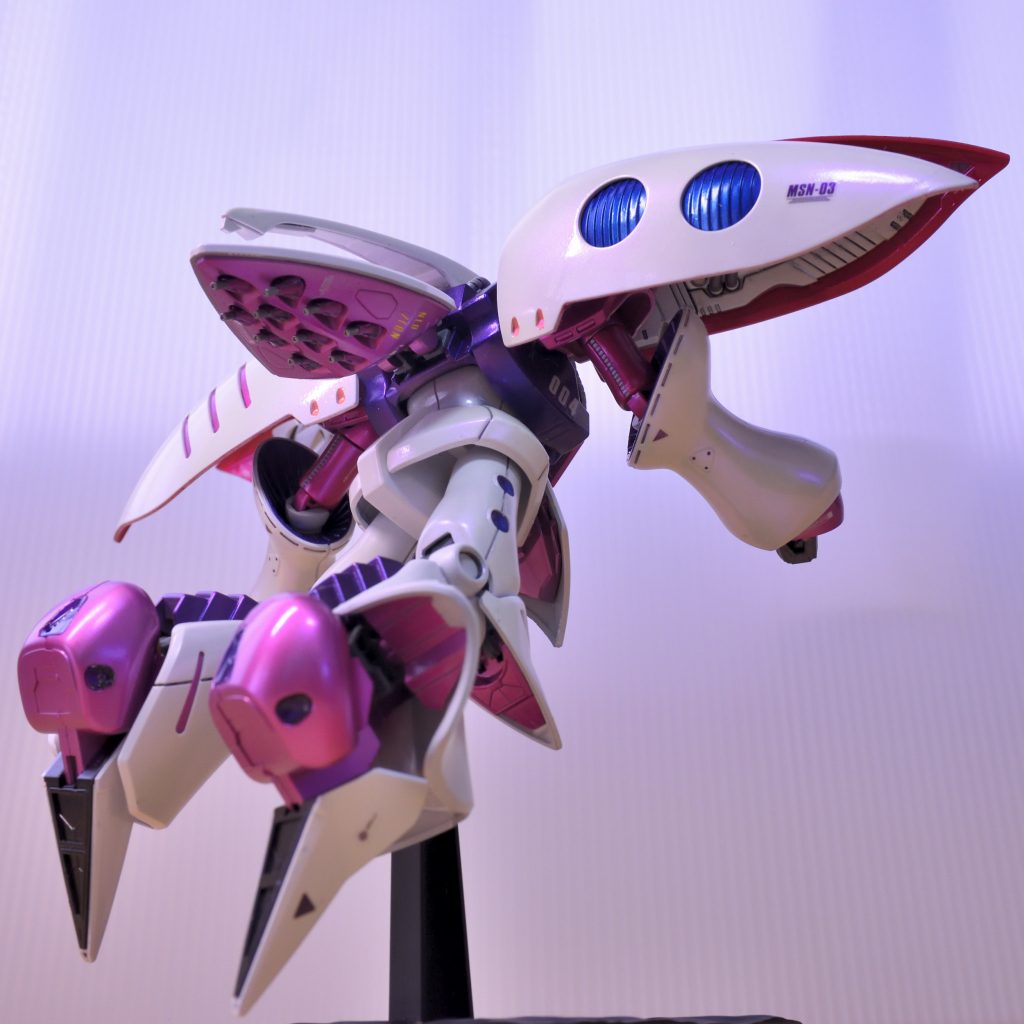 しっぽの裏に付いているミサイル、ファンネルってやつを細かく塗ったのが、ちょっと自分としてはお気に入りです。