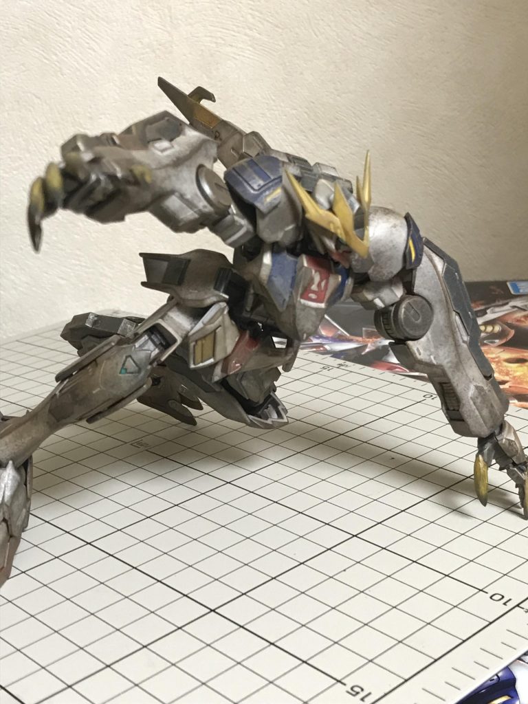 足首の可動域は今までのキットでダントツですね!この体制でも右足ちゃんと接地するって。