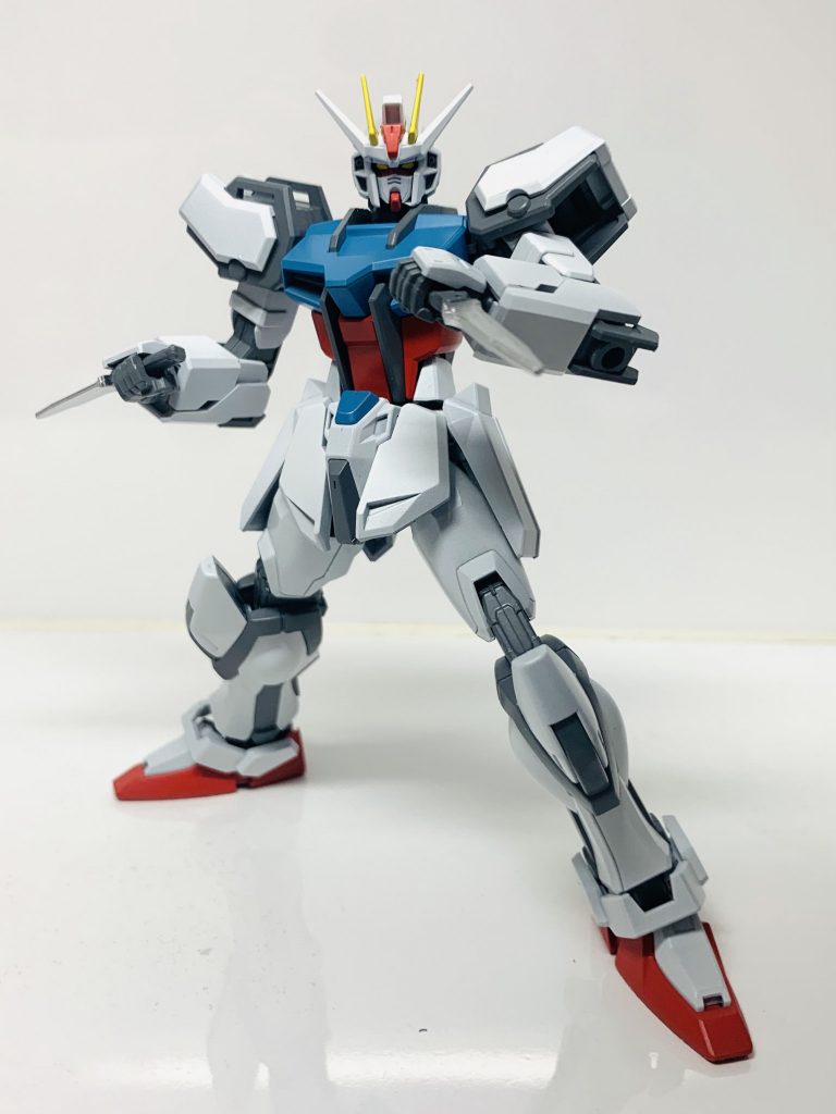 パーツは手でもいで、ゲート処理は爪でこすっただけですが💦それでもそれなりに観れる見た目になるのはすごいですね、バンダイさんすごい。塗装下地は銀色を使いました。
