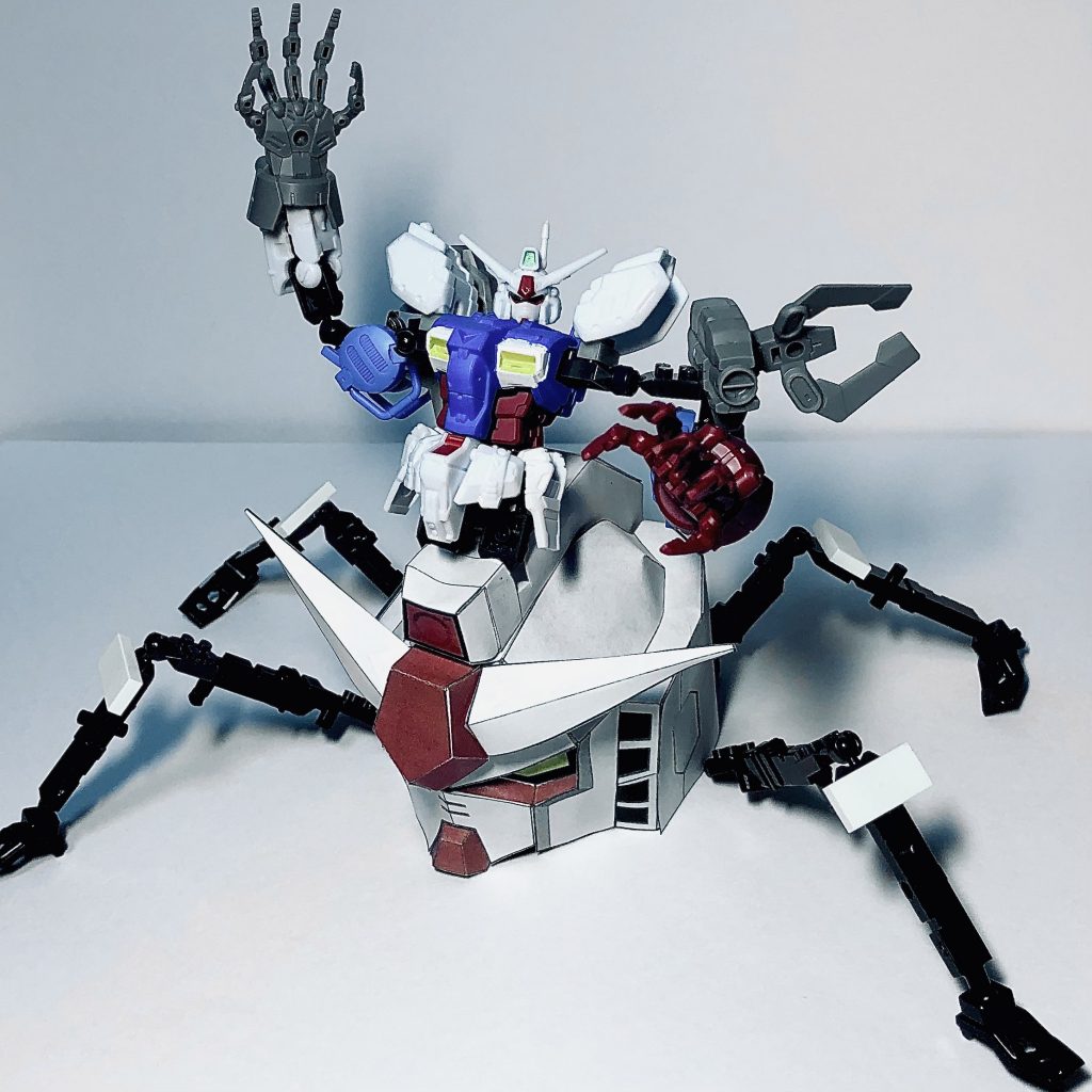 こうしてみると、ゲルズゲーっぽくもあり、足だけ見ると何だかゴ◯ブリのようでもあり...。ガンプラは自由です(笑)